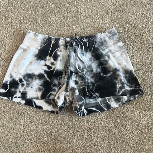 Hard Tail Tie Dye Terry Shorts (black & white), Size Small (7/8) - Picture 2 of 6